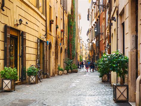 17 Best Shopping Streets to Visit in Rome .